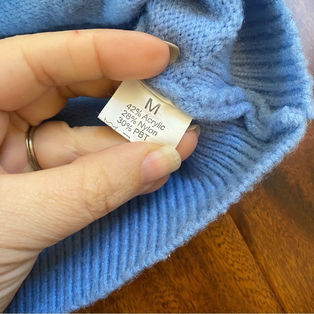 Colorblock Knit Pullover Sweater Size Medium Blue/White Long Sleeve - Picture 3 of 6